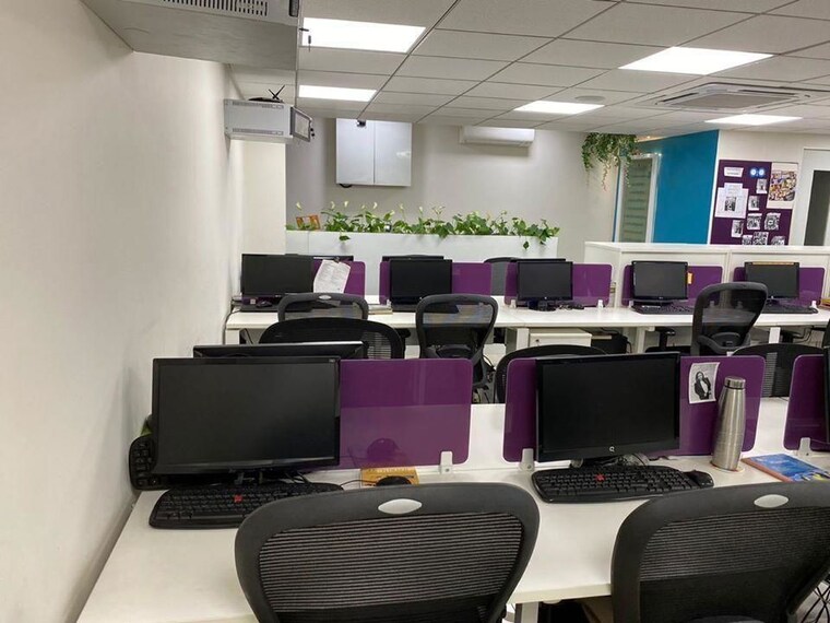 Team Area, vkg-corporate-centre Commercial Office Space 1350 Sq.Ft. In Andheri East Mumbai 10256088