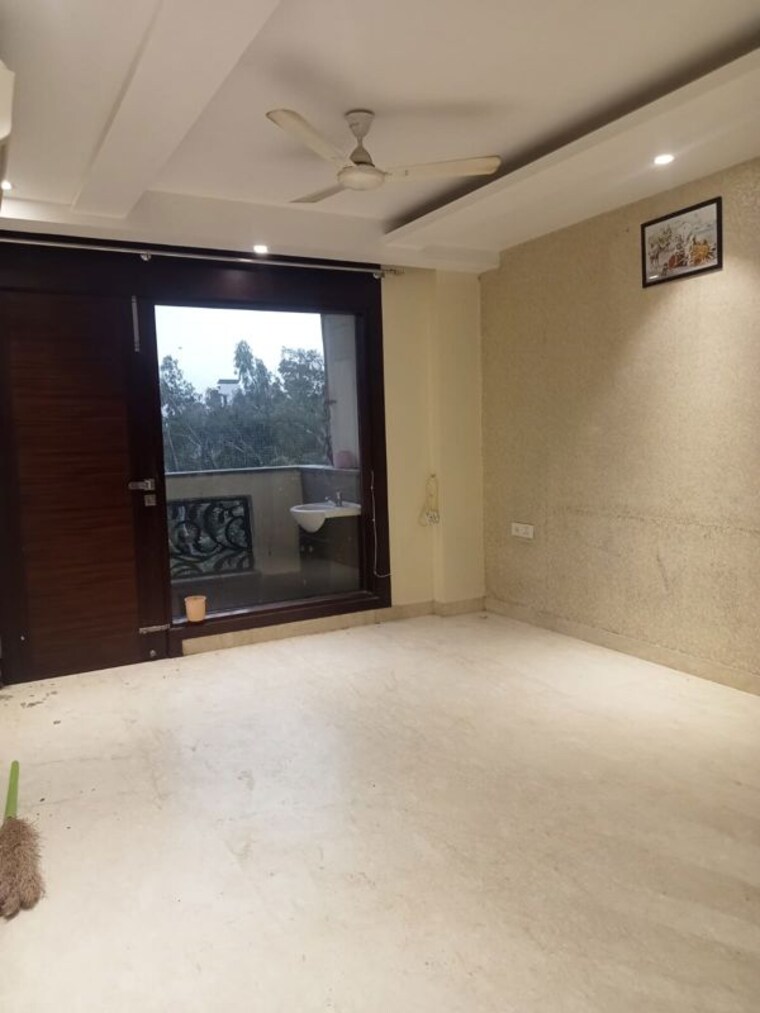 Room, surajmal vihar 3 Bedroom 2250 Sq.Ft. Builder Floor In Surajmal Vihar Delhi 10256098