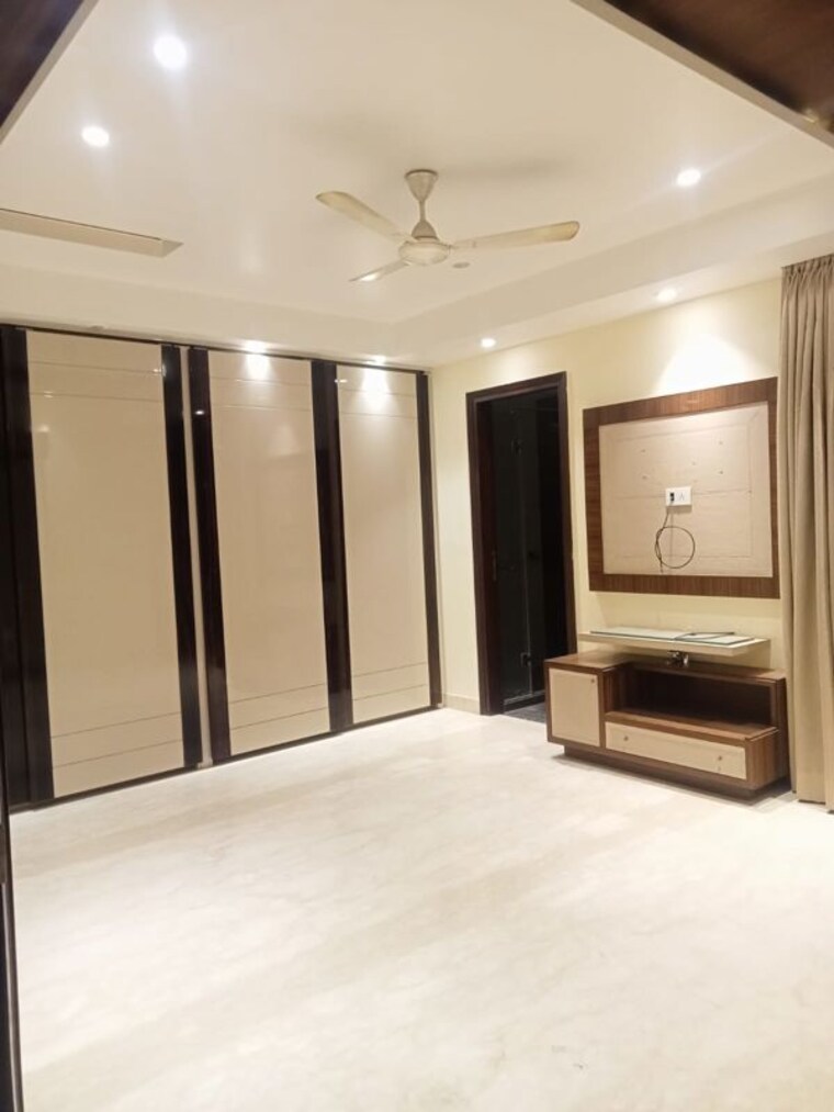 Room, surajmal vihar 3 Bedroom 2250 Sq.Ft. Builder Floor In Surajmal Vihar Delhi 10256098