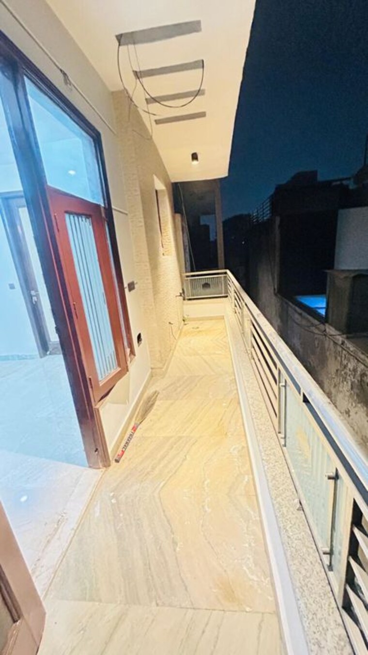 Balcony, vivek vihar 3 Bedroom 1800 Sq.Ft. Builder Floor In Vivek Vihar Delhi 10256099