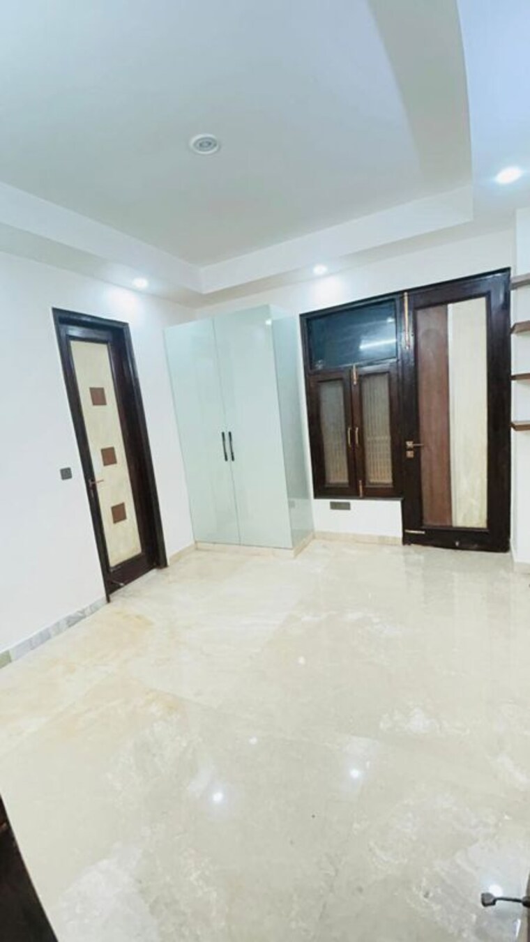 Room, vivek vihar 3 Bedroom 1800 Sq.Ft. Builder Floor In Vivek Vihar Delhi 10256099