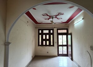 Room in 2.5 BHK Builder Floor at Pratap Vihar – for Sale