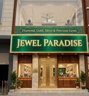  Showroom For Sale in Raja Park