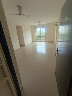 2.5 BHK + Study Room Apartment For Rent in BPTP Park Prime