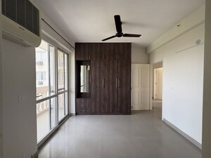 Room in 3.5 BHK Apartment at BPTP Park Prime, Sector 66 – for Rent