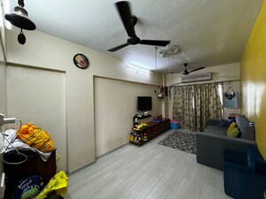1 BHK Apartment For Rent in Abhijeet CHS Naupada, Naupada