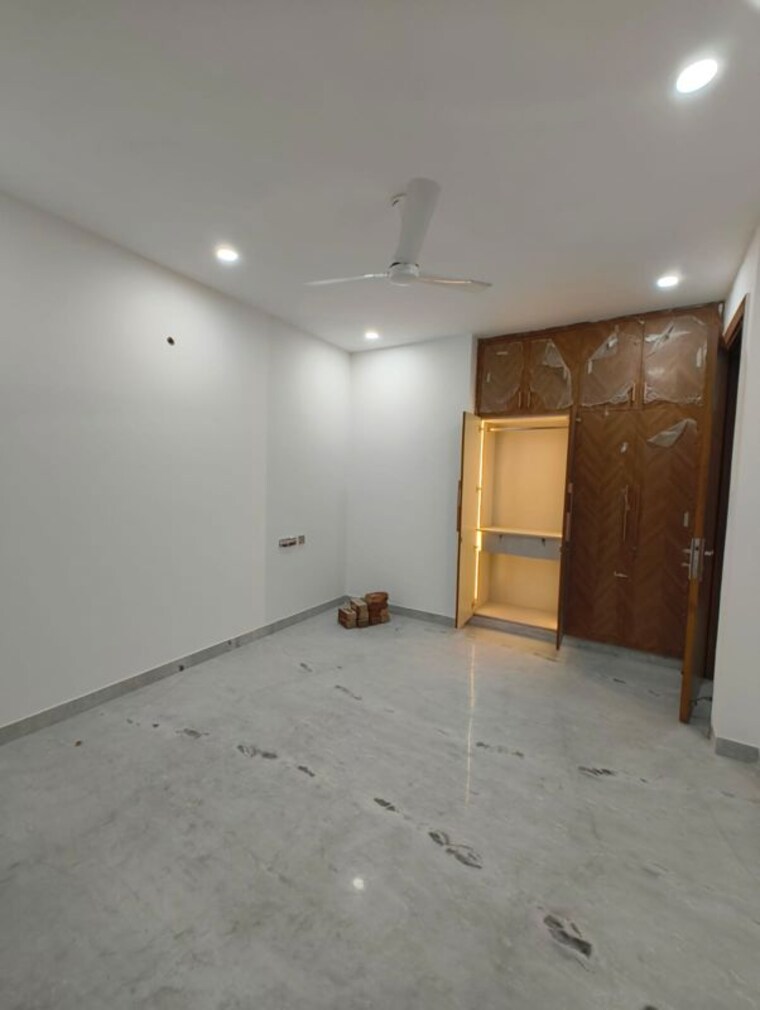 Room, delhi cantonment 3 Bedroom 160 Sq.Yd. Builder Floor In Delhi Cantonment Delhi 10256163