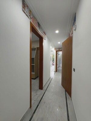 Building Lobby in 3 BHK Builder Floor at Delhi Cantonment – for Rent