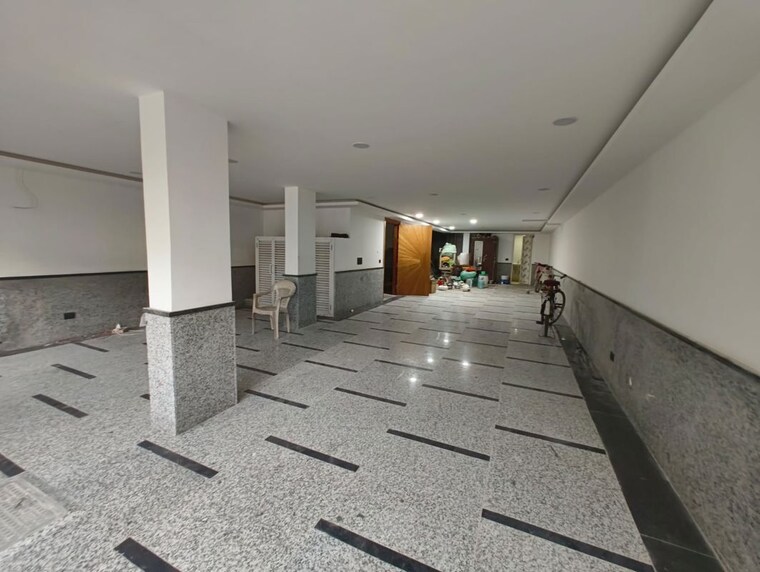  Parking, delhi cantonment 3 Bedroom 160 Sq.Yd. Builder Floor In Delhi Cantonment Delhi 10256163
