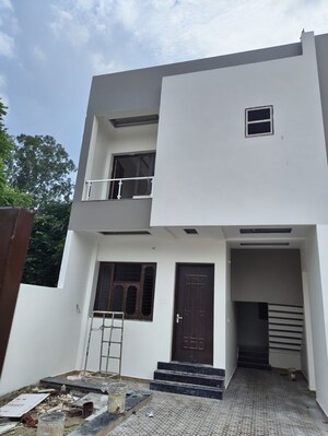 3 BHK Villa For Sale in Jankipuram Extension
