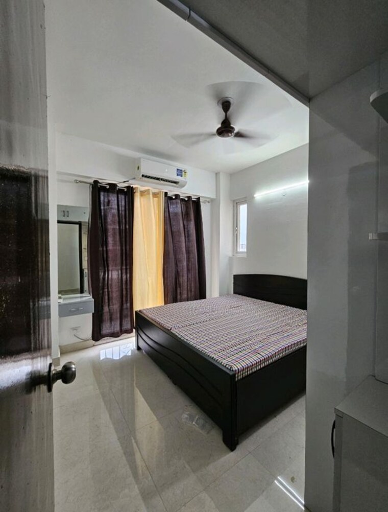 Bedroom, signature-the-serenas 2 Bedroom 583 Sq.Ft. Apartment In Sohna Sector 36 Gurgaon 10256162