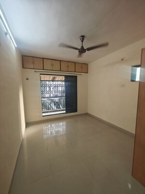 Room in 2 BHK Apartment at Seawoods Sector 46 – for Rent