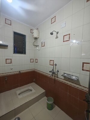 Bathroom in 2 BHK Apartment at Seawoods Sector 46 – for Rent