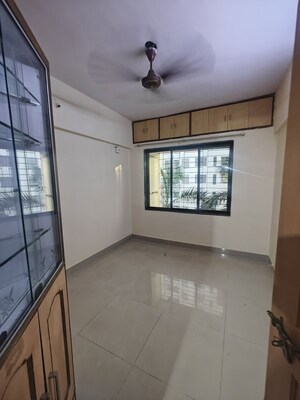 Room in 2 BHK Apartment at Seawoods Sector 46 – for Rent