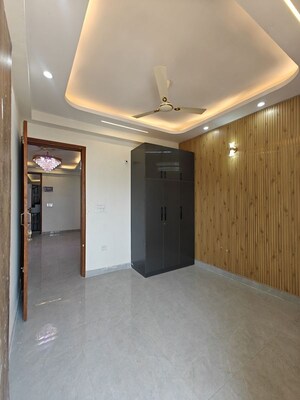 Room in 2 BHK Builder Floor at Sarfabad Village – for Sale