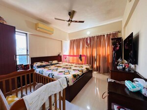 Room in 4 BHK Apartment at Darsshan Ricco, Lower Parel – for Rent