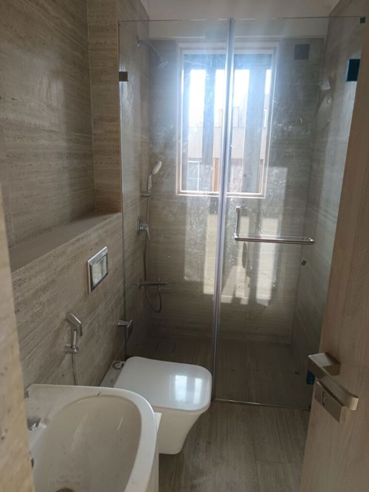 Bathroom, pali hill 4 Bedroom 1800 Sq.Ft. Apartment In Pali Hill Mumbai 10256214