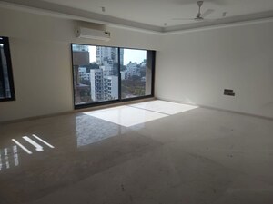 Room in 4 BHK Apartment at Pali Hill – for Sale