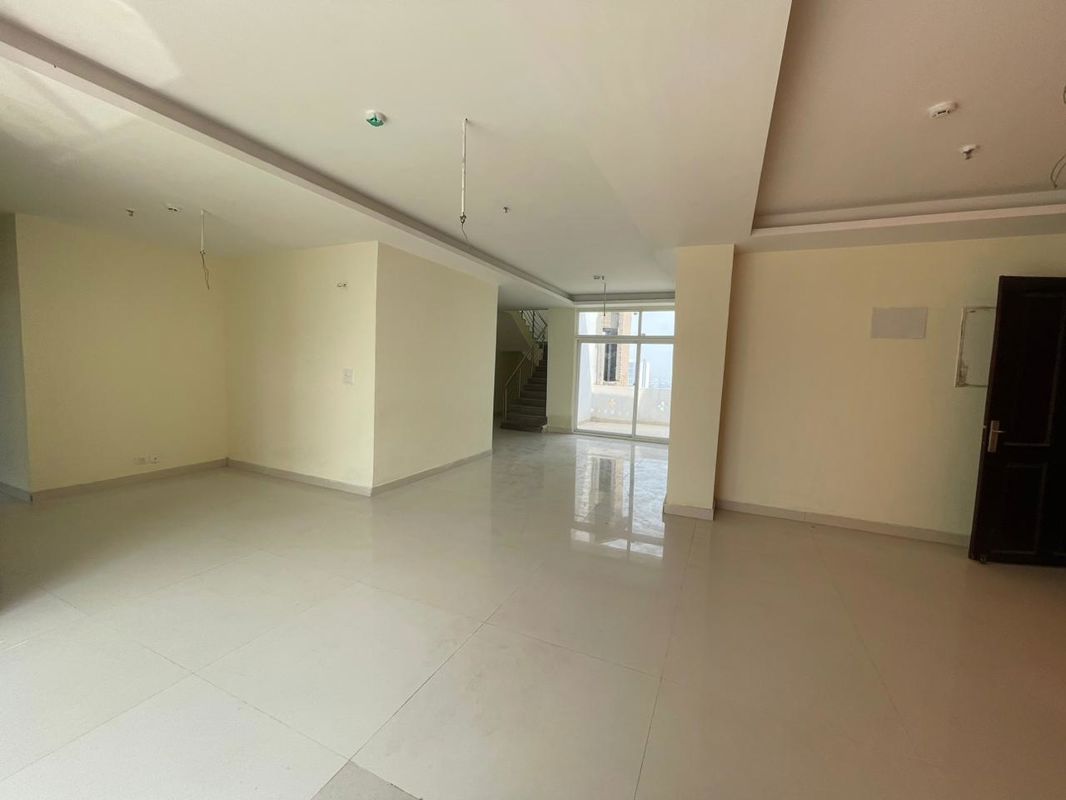 3 BHK + Pooja Room,Servant Room Apartment For Rent in RWA Apartments Sector 29