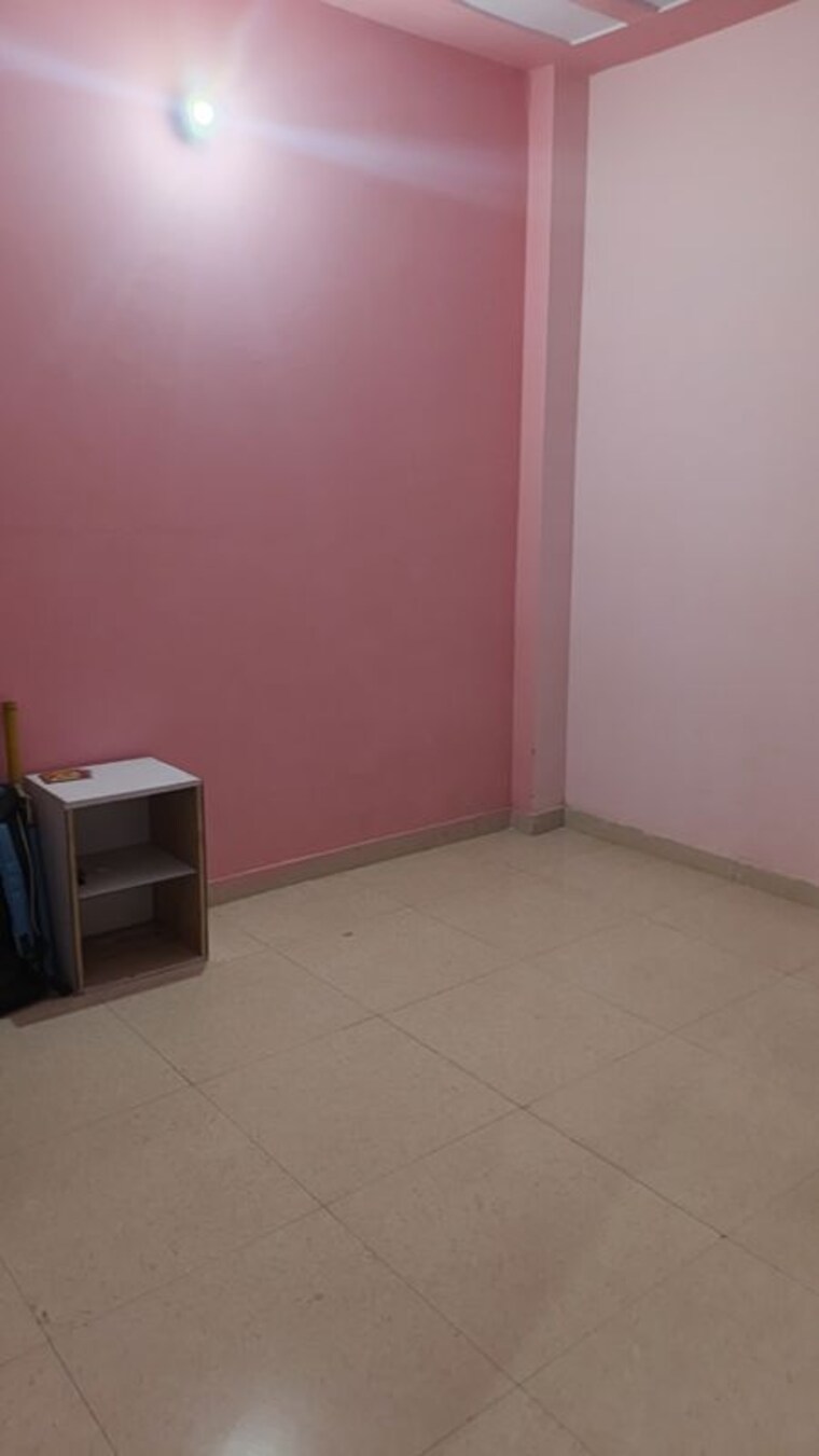 Room, om-sai-garden 2 Bedroom 60 Sq.Yd. Independent House In Chipiyana Buzurg Ghaziabad 10256240