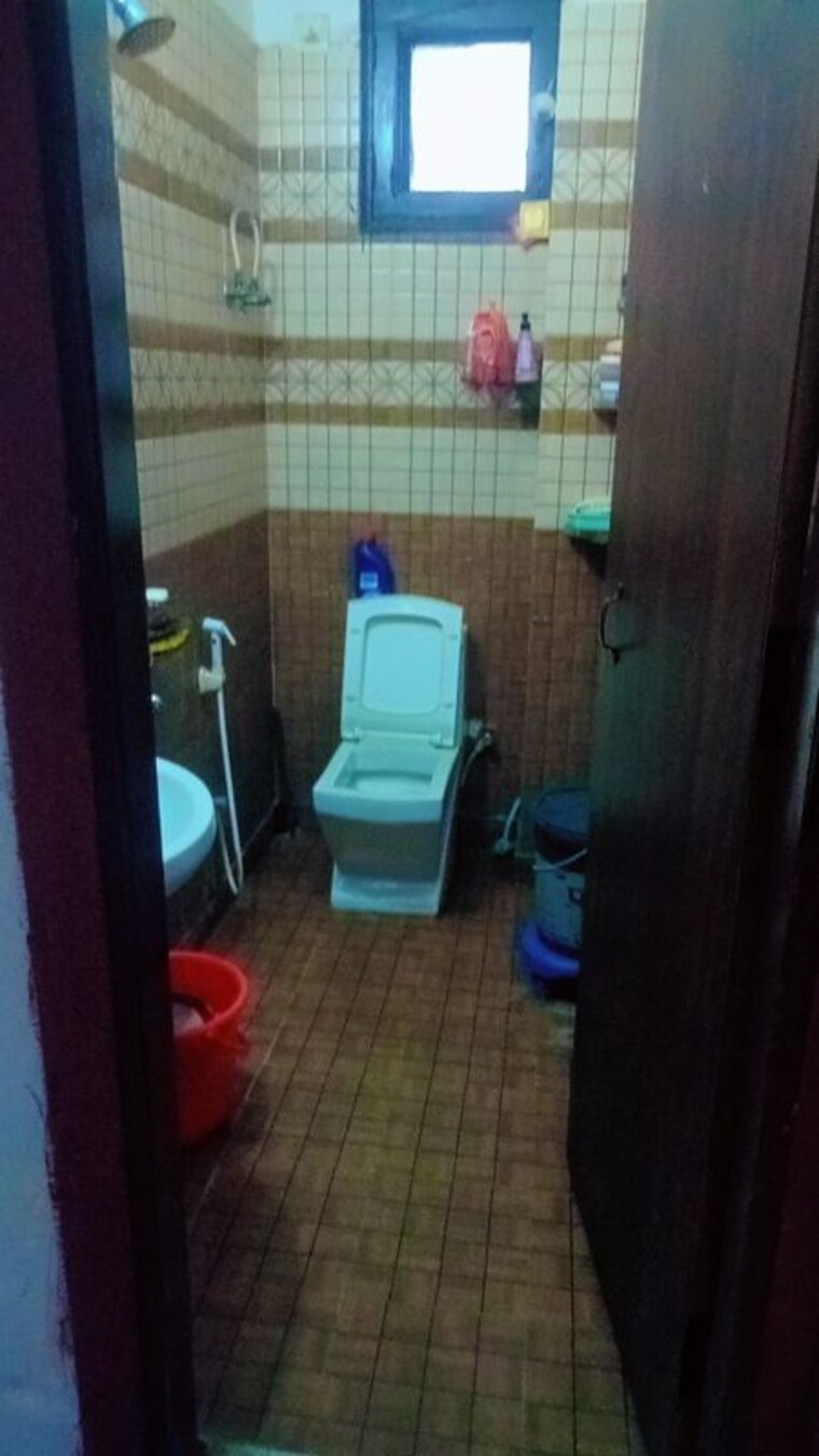 Bathroom, sapphire-tower 2 Bedroom 900 Sq.Ft. Builder Floor In Sector 104 Noida 10256242