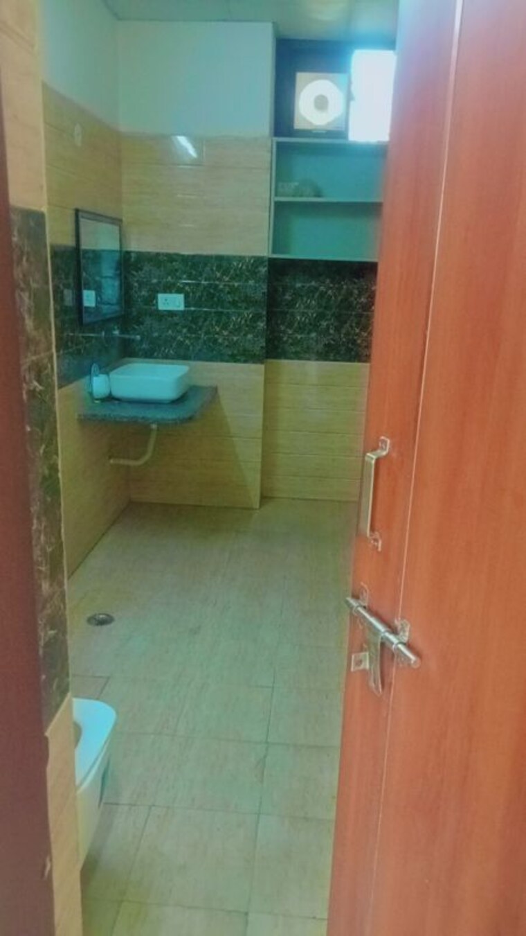 Bathroom, sector 100 2 Bedroom 1200 Sq.Ft. Independent House In Sector 100 Noida 10256254