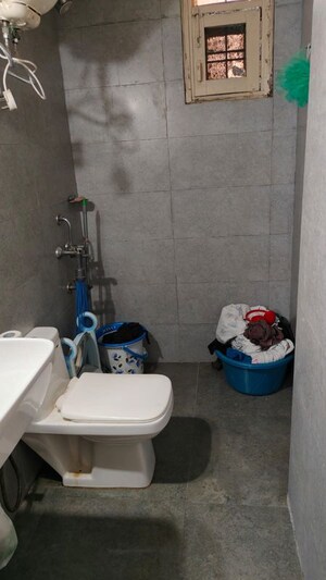 Bathroom in 3 BHK Apartment at Kendriya Vihar Noida, Sector 51 – for Rent