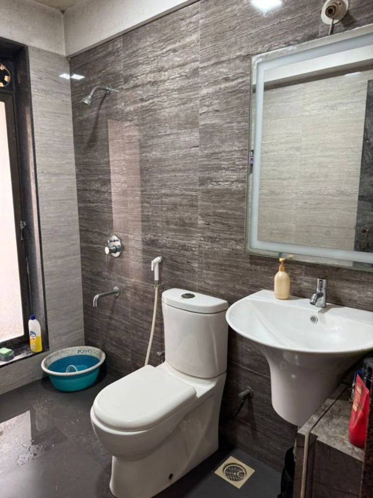 Bathroom, satra-one 2 Bedroom 700 Sq.Ft. Apartment In Goregaon West Mumbai 10256270