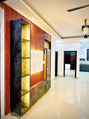 Living Room in 3 BHK Builder Floor at Sector 16 – for Rent