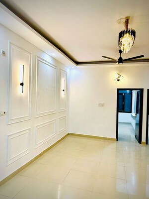 Room in 3 BHK Builder Floor at Sector 16 – for Rent