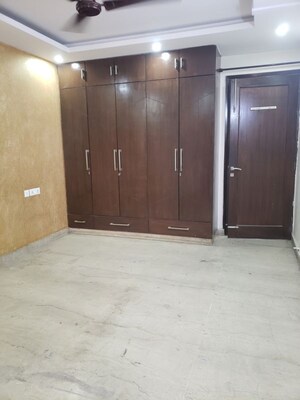 1 BHK Builder Floor For Rent in Janakpuri