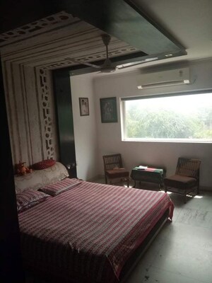 Bedroom in 3 BHK Builder Floor at Nizamuddin East – for Sale