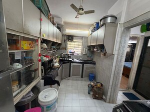 Team Area in 2 BHK Apartment at Satra One, Goregaon West – for Sale