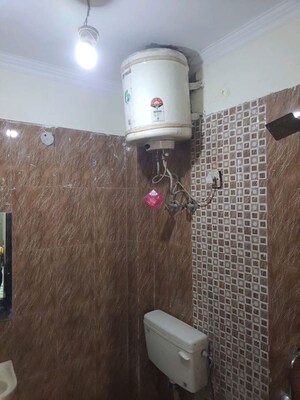 Bathroom in 1 RK Builder Floor at Dlf City Phase 3 – for Rent