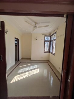 3 BHK + Servant Room Apartment For Rent in City Heights