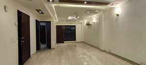 Room in 3 BHK Builder Floor at Sushant Lok I – for Rent