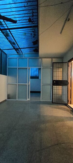 Room in 3 BHK Builder Floor at Sushant Lok I – for Rent