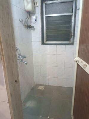 Bathroom in 1 BHK Apartment at Andheri West – for Rent