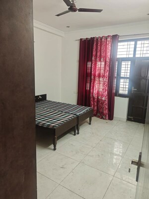 Bedroom in 2 BHK Builder Floor at Sector 38 – for Rent