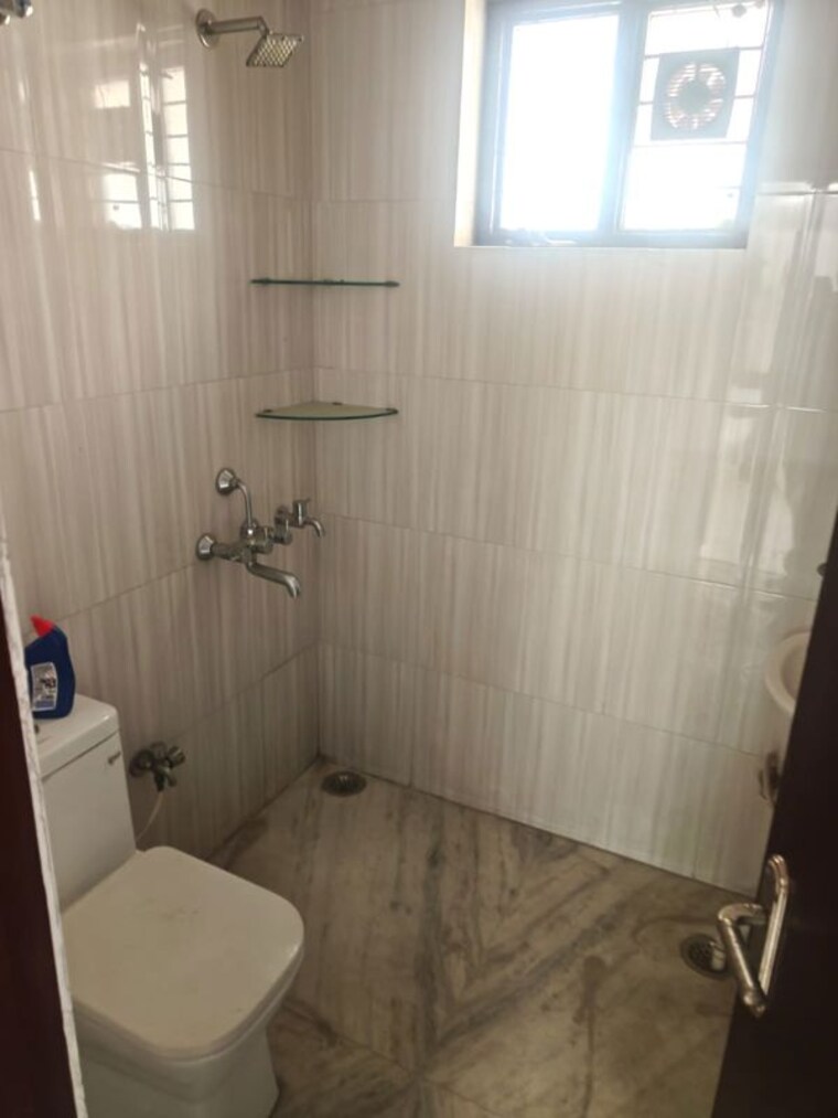 Bathroom, sector 38 2 Bedroom 2000 Sq.Ft. Builder Floor In Sector 38 Gurgaon 10256417