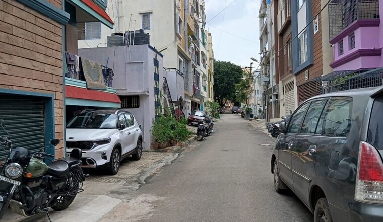  Parking, hebbal 6 Bedroom 4500 Sq.Ft. Independent House In Hebbal Bangalore 10256450