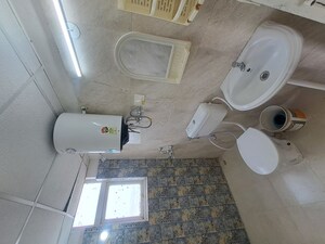 Bathroom in 2 BHK Apartment at Signature Signum 37D III, Sector 37d – for Rent