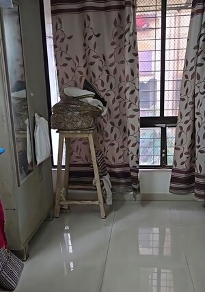 Room in 1 BHK Apartment at Mulund East – for Sale