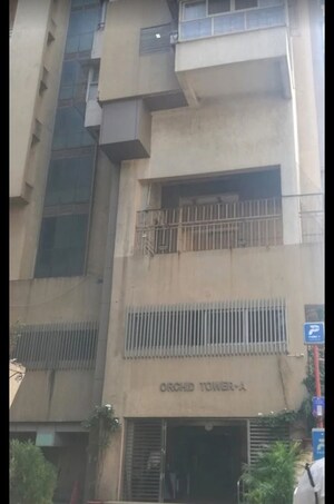 Bathroom in 3 BHK Apartment at Orchid Tower, Worli – for Sale