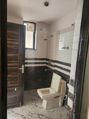 Attached Bathroom in 2 BHK Apartment at Parsvnath Gardenia, Sector 61 – for Sale