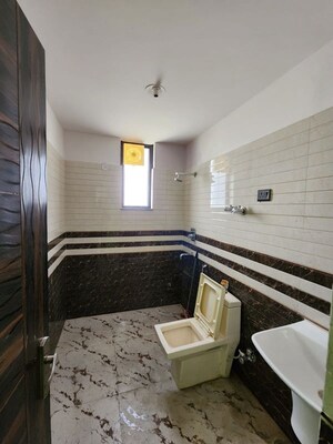 Bathroom in 2 BHK Apartment at Parsvnath Gardenia, Sector 61 – for Sale