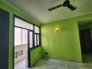 Room in 3 BHK Apartment at Parsvnath Gardenia, Sector 61 – for Sale