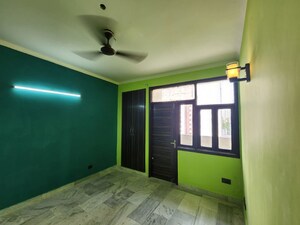 Room in 3 BHK Apartment at Parsvnath Gardenia, Sector 61 – for Sale