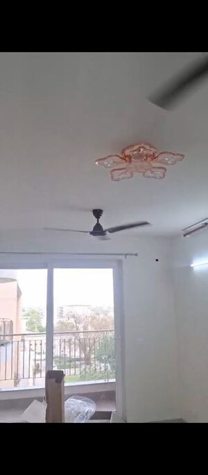 Furnished Amenities in 2 BHK Apartment at BPTP Discovery Park, Sector 80 – for Rent