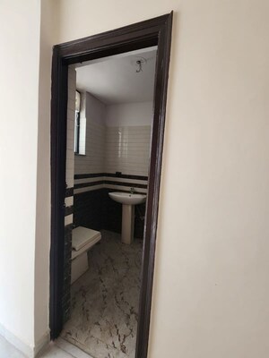 Furnished Amenities in 4 BHK Apartment at Parsvnath Gardenia, Sector 61 – for Sale